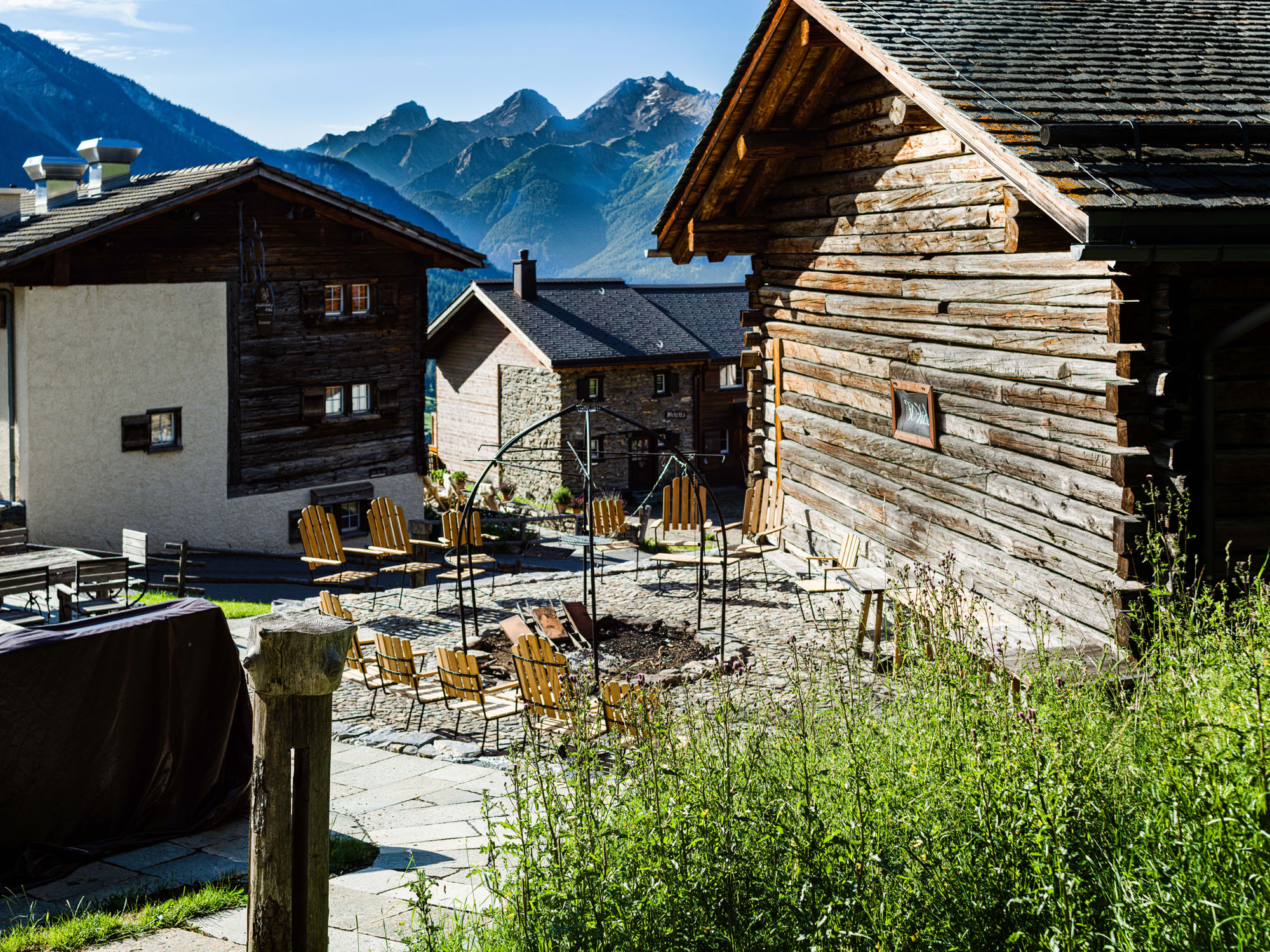 Aussenbereich Maiensässhotel Guarda Val